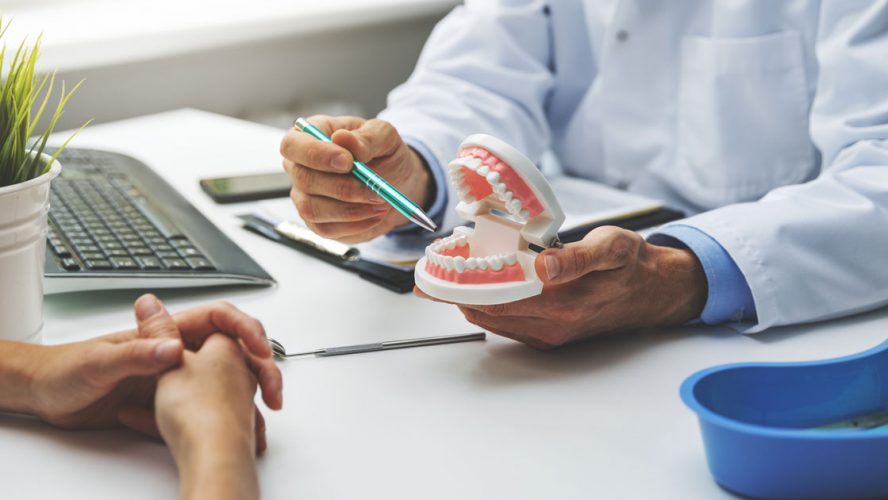 Lumoral® van Koite Health werd ontwikkeld om de mondhygiëne aanzienlijk te verbeteren en mondziekten te voorkomen. - Lumoral.