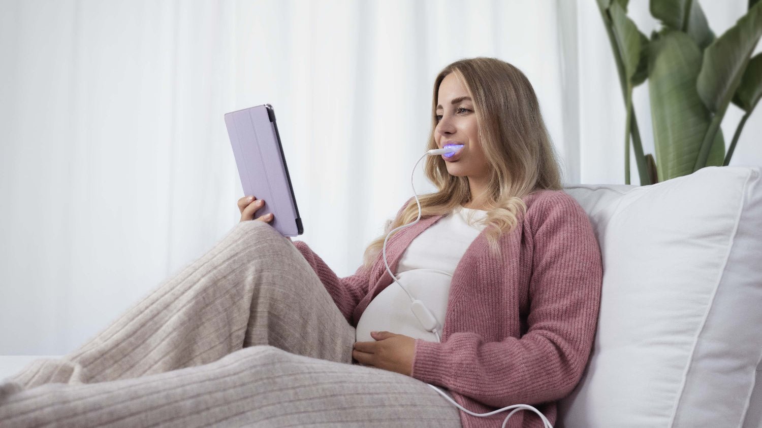 Bloedend tandvlees tijdens de zwangerschap: wat betekent dit voor moeder en baby - Lumoral.